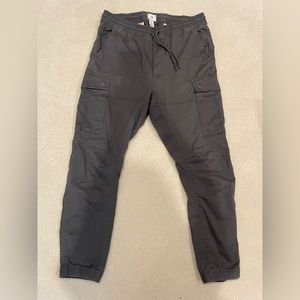H&M Cargos